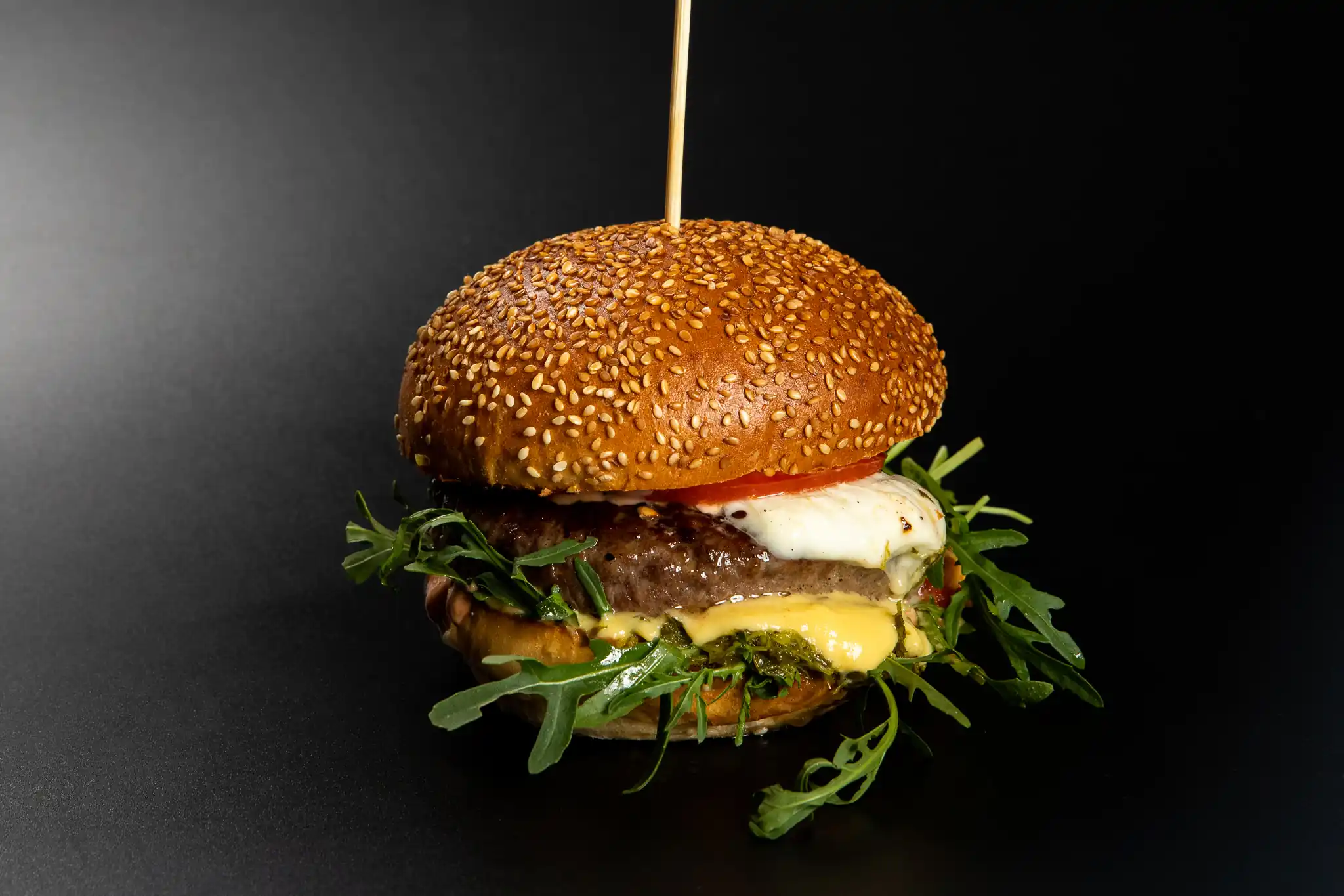 Saftiger Burger – Bild 6 – Speisekarte Black Forest Burger